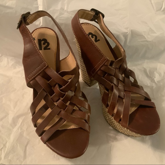 BROWN STRAPPY BRAIDED PLATFORM HEELS 8.5 BY R2 - Picture 10 of 12